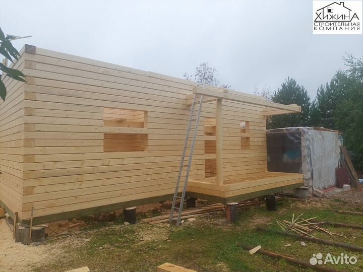 Дома срубы из бруса 9х9 с крыльцом и балконом и