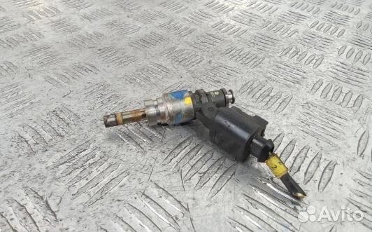 Форсунка бензиновая audi A6 C6 (KEA11B703)