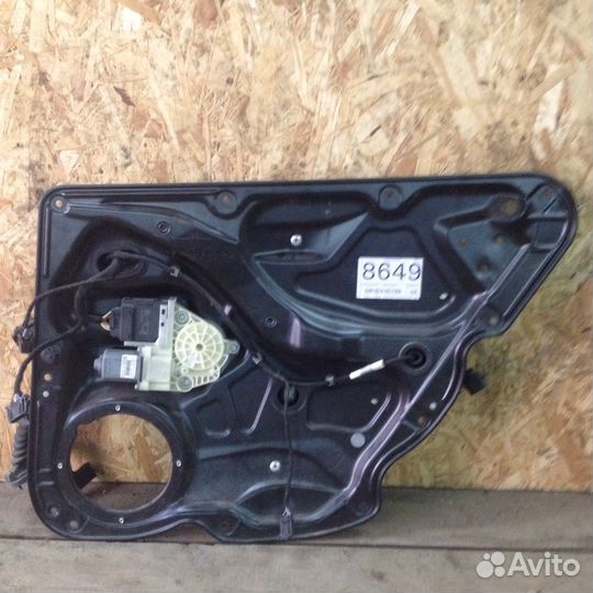 Стеклоподъемник правый задний