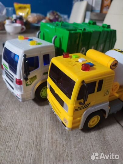 Бетономешалка игрушка, Мусоровоз