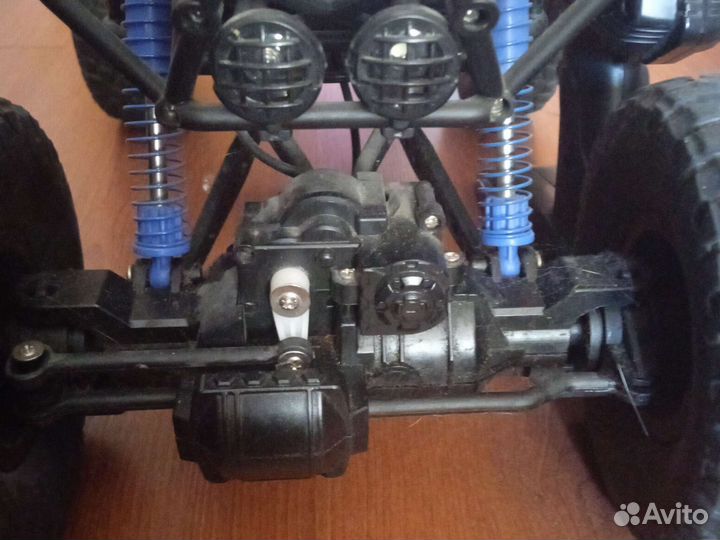 Машина на радиоуправлении внедорожник