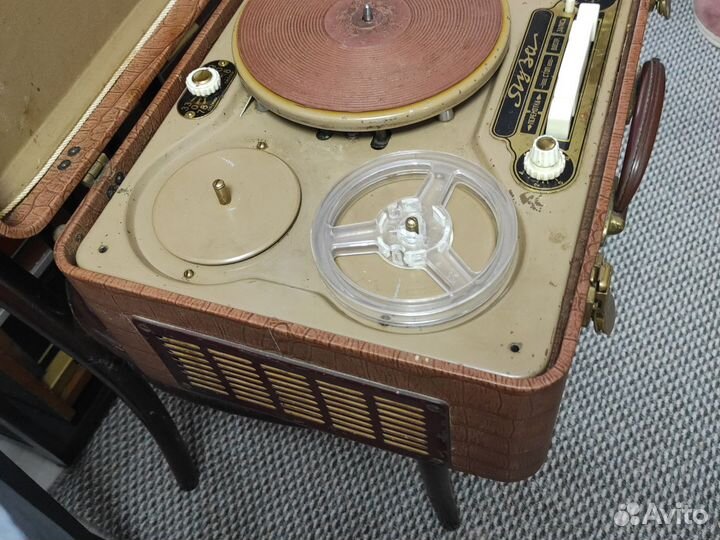 Проигрыватель Яуза 1956год