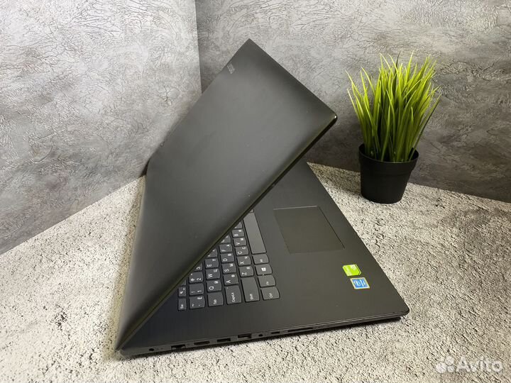 Большой игровой ноутбук Lenovo 17,3/MX110/SSD