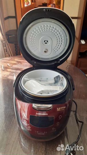 Мультиварка redmond новая