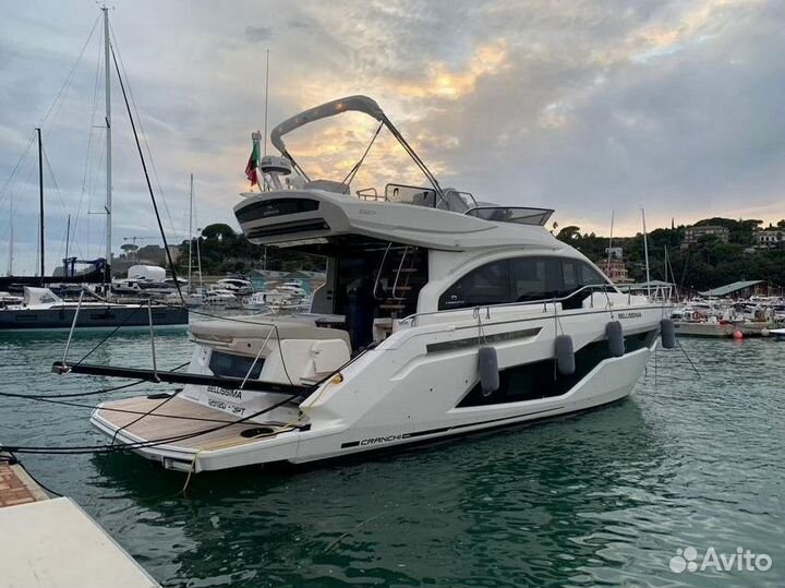 Яхта Моторная Cranchi E52F