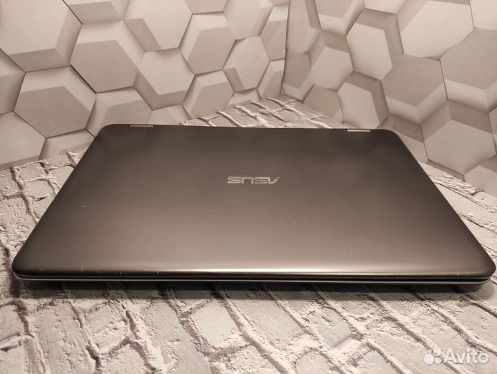 Игровой Аsus 15.6 Дюйма/GeForce 920M/intel/8 Озу