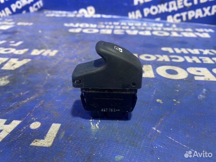 Кнопка стеклоподъемника Renault Logan 1 седан 2012