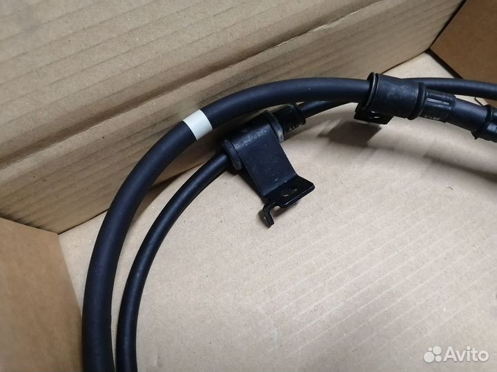 Трос ручника правый Хендай I20. Новый. Оригинал