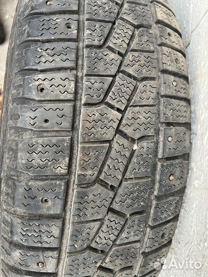 Kumho I'Zen Stud Snow KW11 235/70 R16 104Q