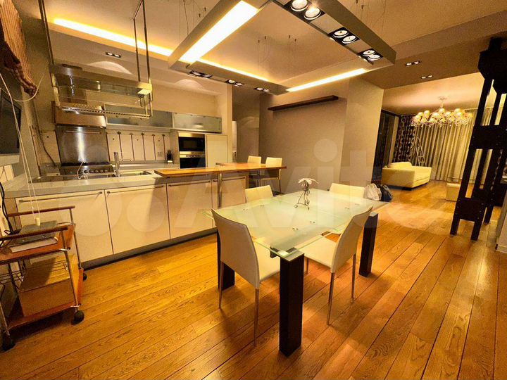 4-к. квартира, 130 м², 3/5 эт.