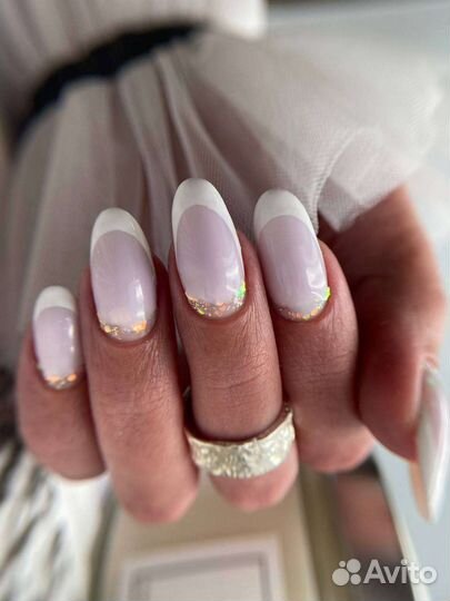 Модель на маникюр