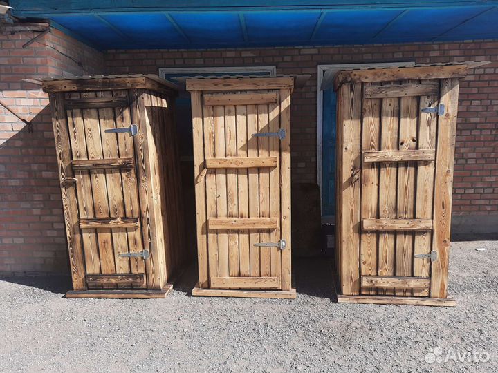 Уличный туалет деревянный