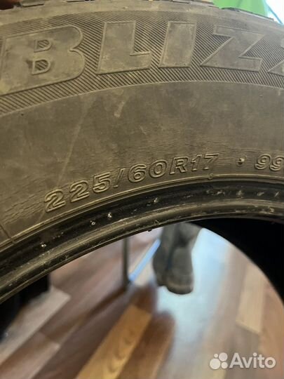 Bridgestone Blizzak Revo GZ 225/60 R17