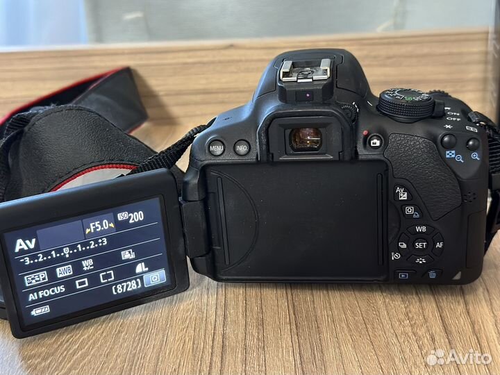 Зеркальный фотоаппарат canon 700d