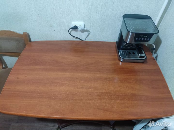 Кухонная мебель стол