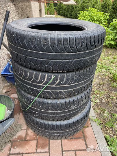 Firestone Ice Cruiser 7 215/65 R16