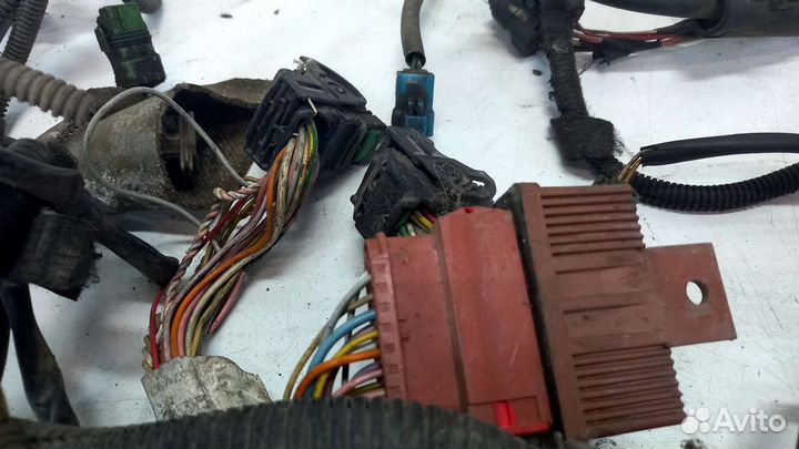 Проводка двигателя Peugeot 607