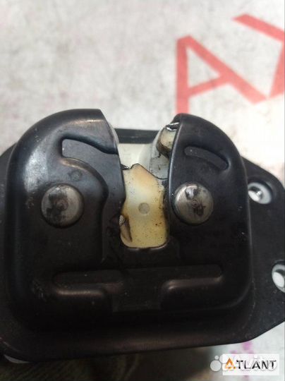 Замок 5-й двери nissan serena