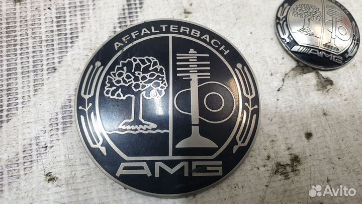 Шилдик (эмблема) на Mercedes-Benz W219 AMG