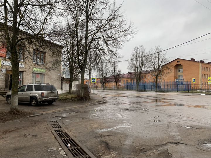 Комната 38 м² в 1-к., 1/2 эт.