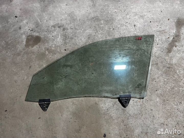 Стекло двери переднее левое Audi A4 B6/8E 2003