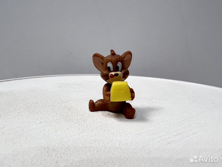 Игрушки Киндер Том и Джери