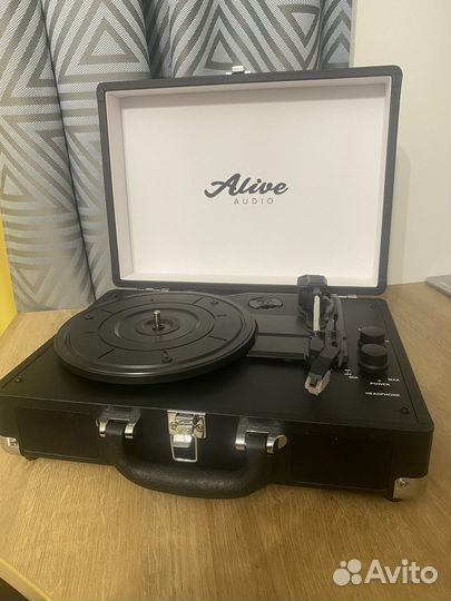 Виниловый проигрыватель alive