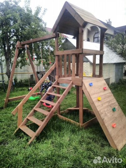 Детская площадка со скалодромом