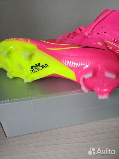 Футбольные бутсы