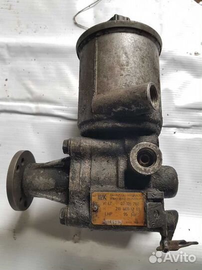 Насос гидроусилителя Mercedes-Benz E210