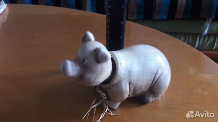 Статуэтка Свинка с качающейся головой
