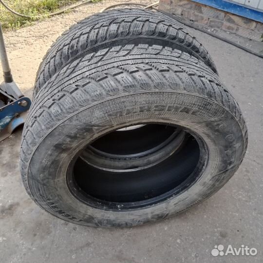 Marshal I'Zen RV KC15 215/70 R16