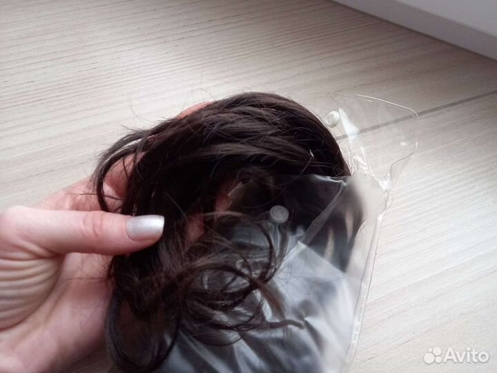 Волосы на заколках