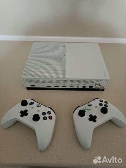 Приставка Xbox One s