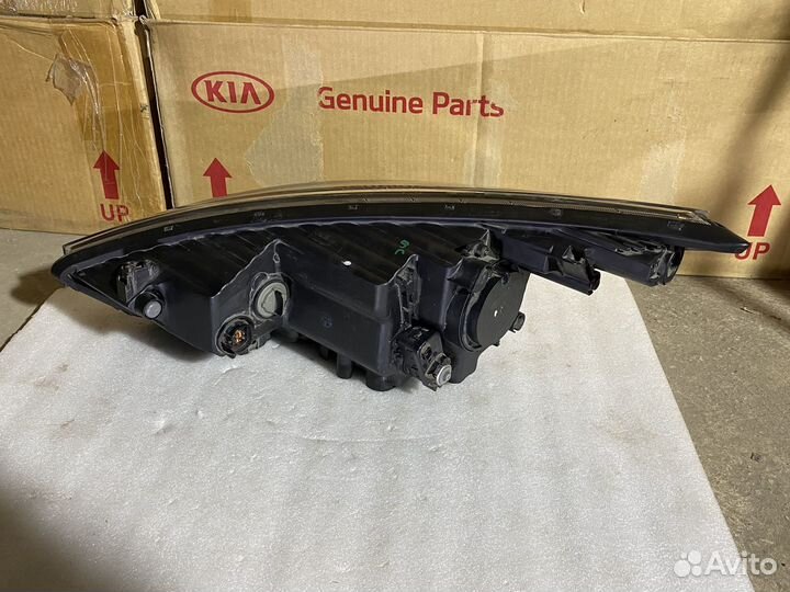 Фара правая галоген Hyundai IX35 рестайлинг LED