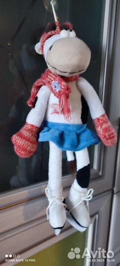 Корова фигуристка