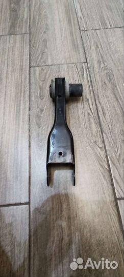 Рычаг задний