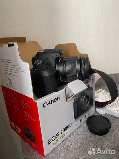 Фотоаппарат Canon EOS 2000D