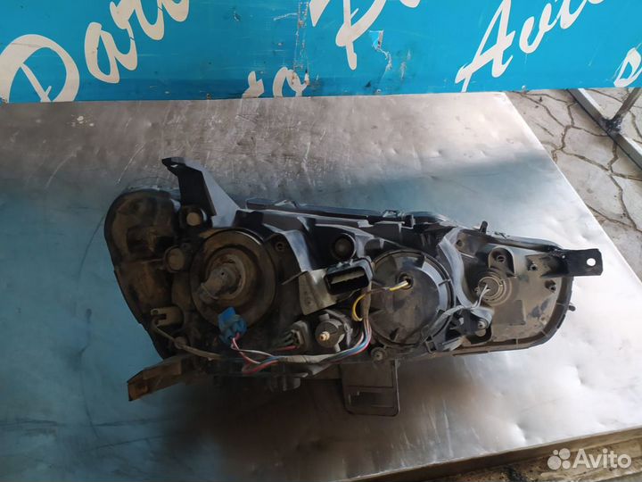 Фара Мицубиси Лансер 10 правая левая