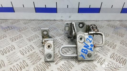 Петля передняя правая audi A6 C6 (XBN29FB01)