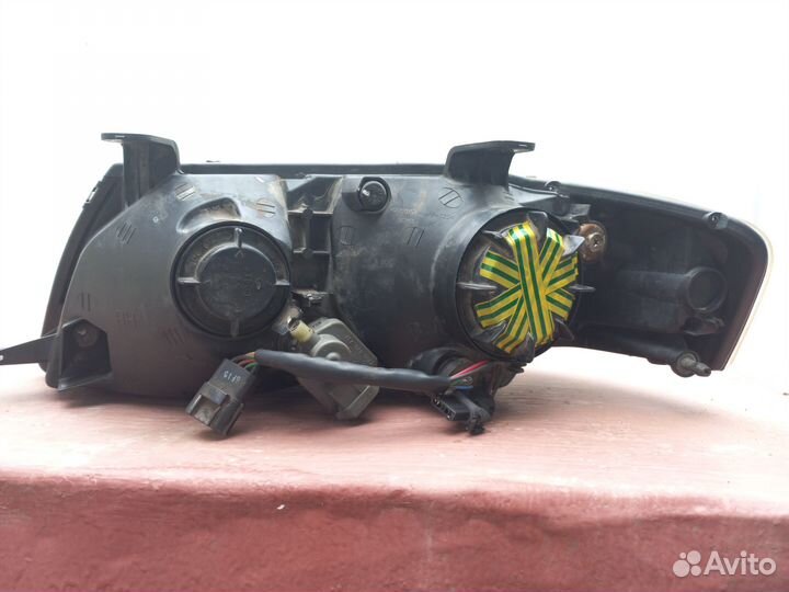 Правая фара на запчасти для Nissan Almera Classic