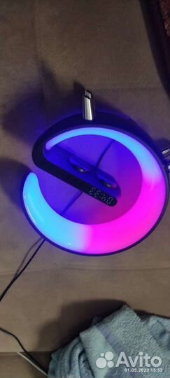 Беспроводная зарядка с Bluetooh и громкой связью