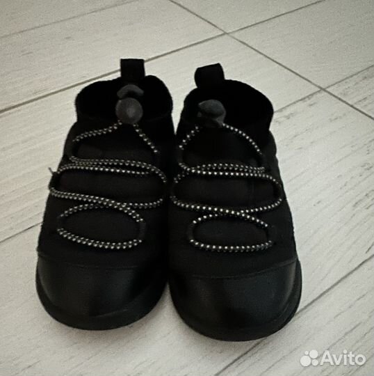 Кроссовки Zara 23