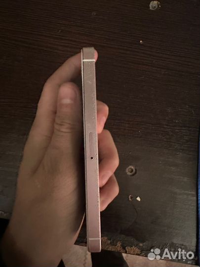 iPhone SE, 128 ГБ