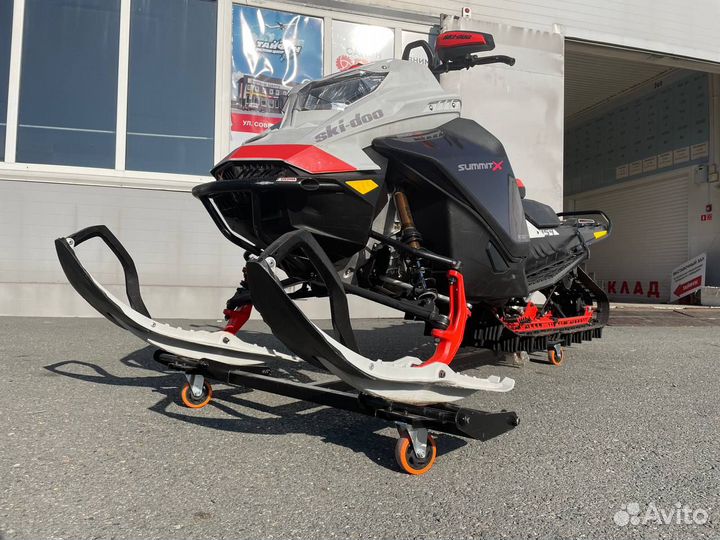 SKI-DOO summit X 850 E-TEC 154 (2020)