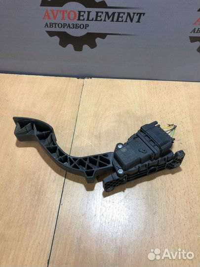 Педаль газа Ford Focus
