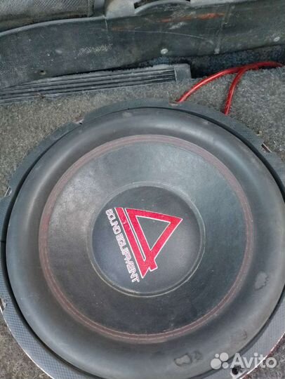 Сабвуфер aura