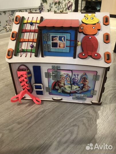 Бизиборд домик