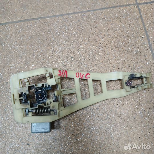 Кронштейн ручки двери Opel Vectra C