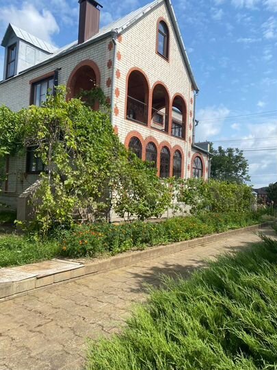 Дом 334,9 м² на участке 20 сот.